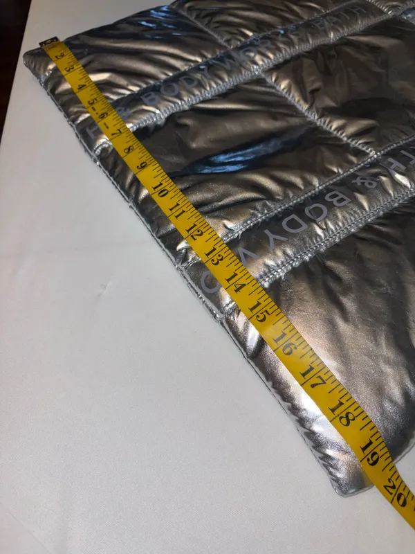 Bath & Body Works Metallic Silver Quilted Puffer Tote 14.5 by 19.5 NWT - Image 5