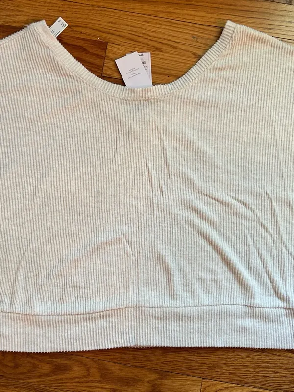 Auden cream colored sleep top xxl - Image 2