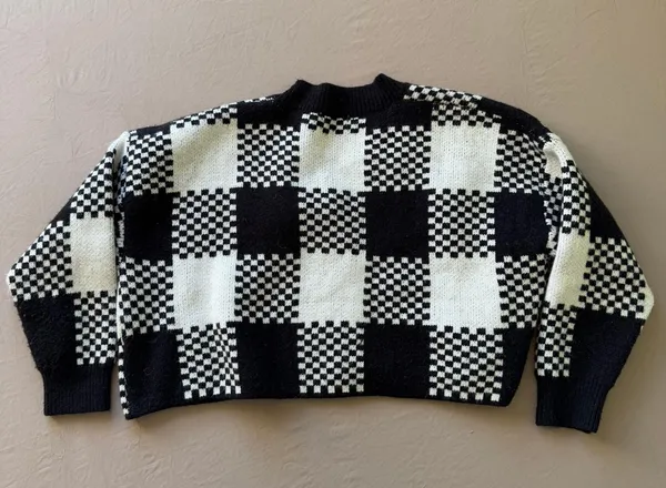 Tilly’s TIMING Plaid Crop Cardigan - Image 3