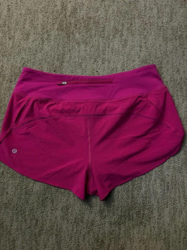 High-Rise Lululemon Shorts 2.5" Speed Up - Image 2