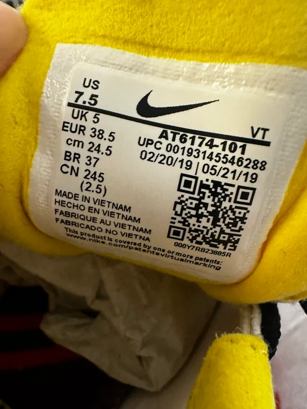 Nike Air Max 270 React Shoes - Image 6