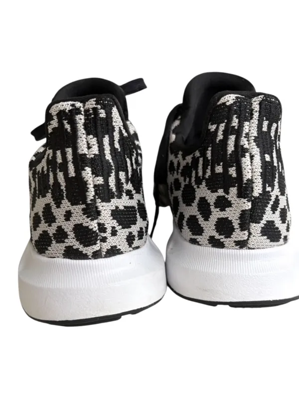 EUC Adidas Swift Run 1.0 Sneakers Beige Black Animal Print Size 8 - Image 6