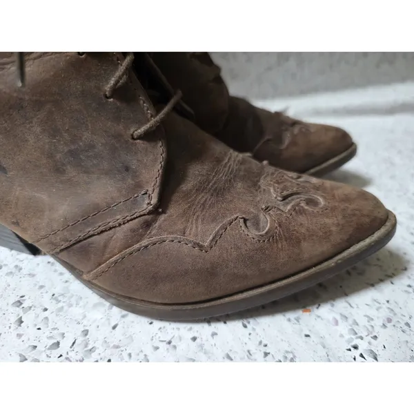 Harris Hawk Details Boots Leather Embossed Western Ankle Women Size 6.5 Spanish - Image 9