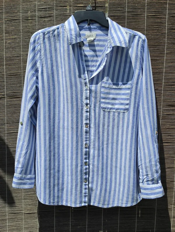 Nicole Miller Blue and White Striped Linem Blend Button-Up Shirt Small - Image 2