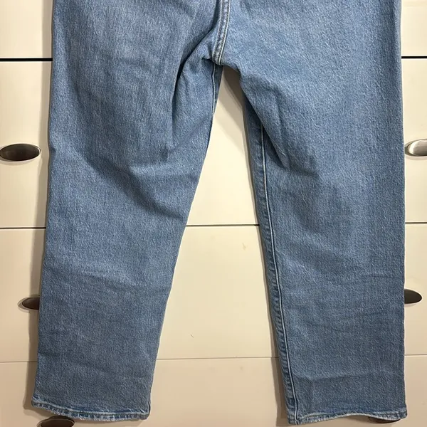 Levi’s Ribcage Straight Ankle Jean in Tango Fade Wash - Image 12