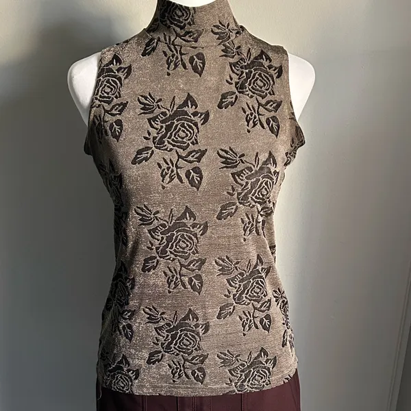 Baranda Vintage Shimmer Floral Sleeveless Mock Neck Top - Image 9