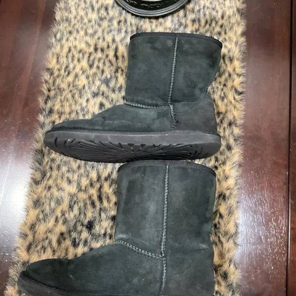 UGG‎ BLACK LEATHER BOOTS - Image 6
