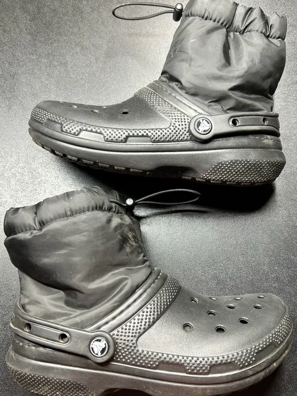 Crocs Classic Men’s Size 5 Women’s Size 7 Black Lined Neo Puff Boot - Image 2