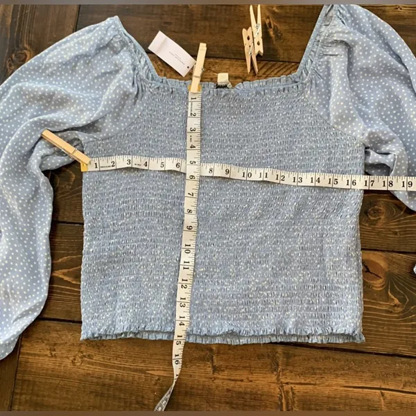 American Eagle Light Blue Polka Dot Smocked Crop Blouse XL Off-Shoulder no tags - Image 2