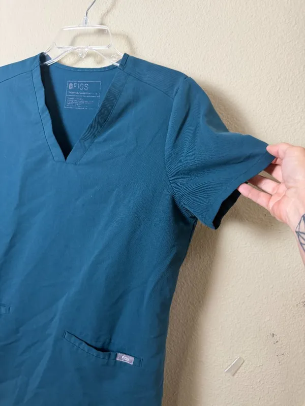 FIGS Casma Three Pocket Scrub Scrubs Top Teal Size Small - Image 4