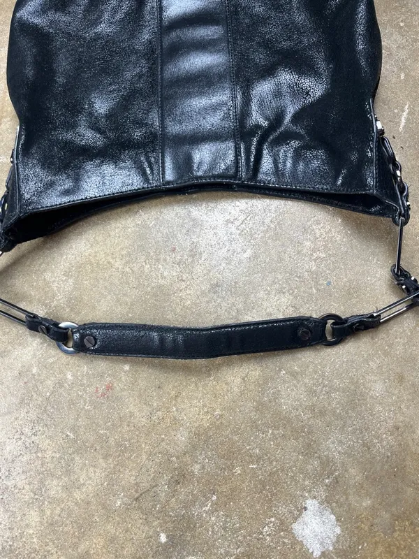 Tory Burch Cracked Leather Hobo Shoulder Bag with Gunmetal Hardware - Image 5