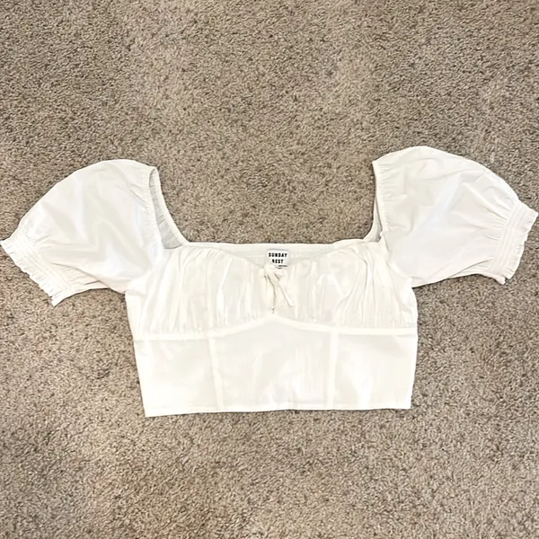 Aritzia Sunday Best white crop top size med NWOT #105 - Image 3