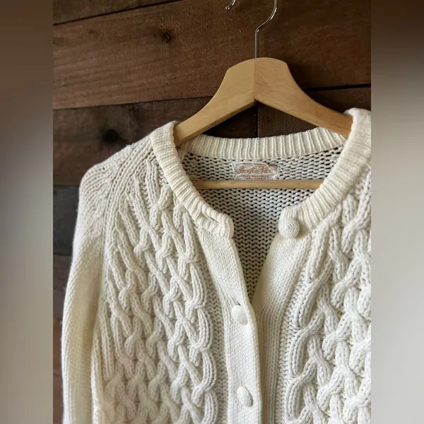 Vintage White Cable Knit Button Up Cardigan Sweater - Image 3