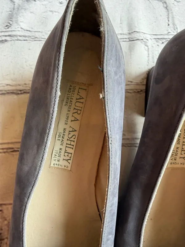 Vintage 1980s Laura Ashley Blue Suede Pumps Made In Italy Size 38 Cottage Core - Image 13