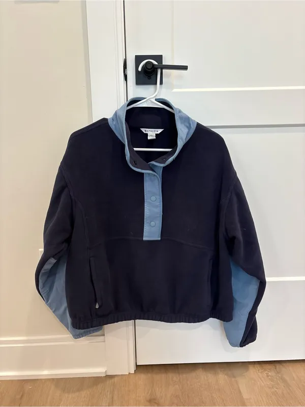Athleta Navy and Blue Quarter Snap Fleece Size Medium - Image 2