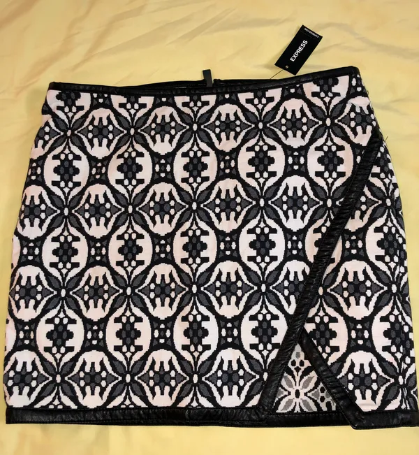 Express Mini Skirt - Image 3
