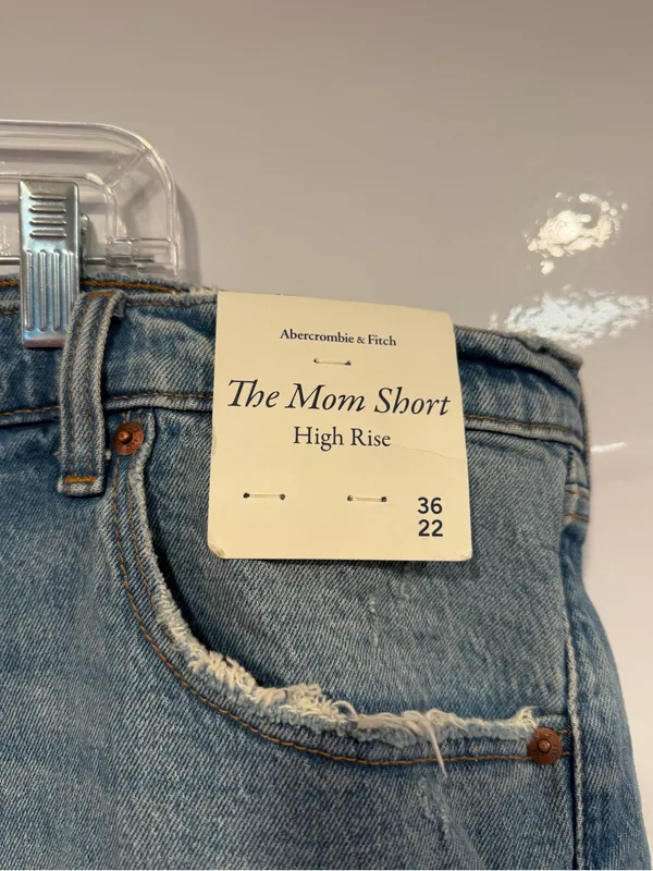 The Mom Short High Rise Denim Shorts - Light Blue Abercrombie and Fitch NWT - Image 2