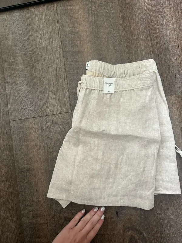 Abercrombie Linen Shorts Pull-On - Image 3