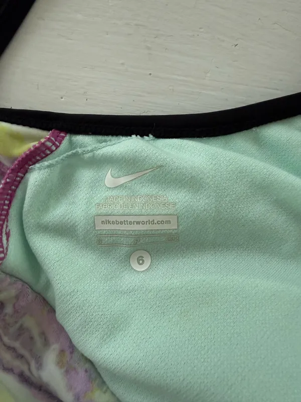 Nike women’s tankini swimsuit size 6 - Image 3