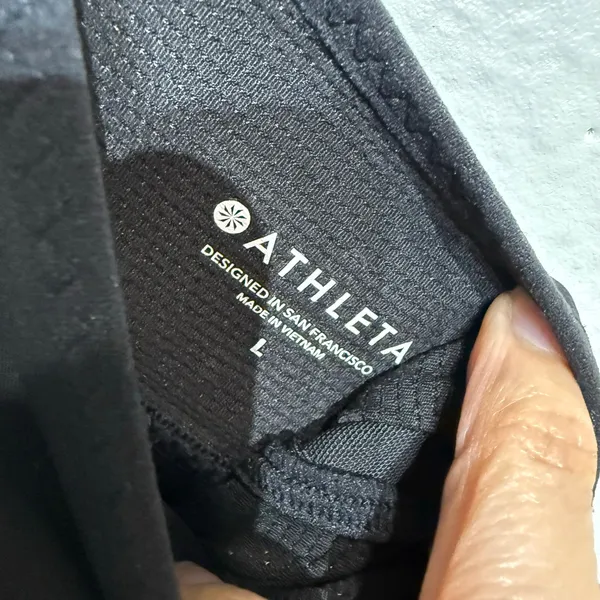 Athleta Black Mesh V Neck Longline Racerback Sports Bra Sz L - Image 5