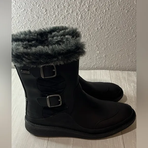 Merrell Black Winter Boots with Fur Trim - Image 2