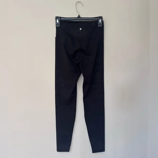 Old Navy Black Camo High Rise Ankle Leggings - Image 2