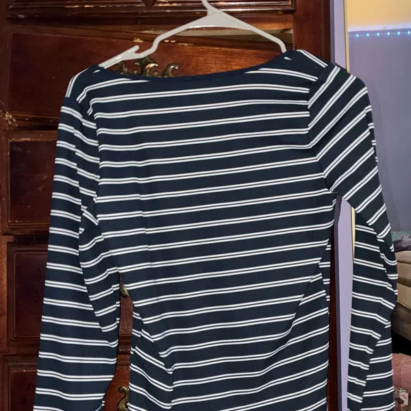Hollister square neck long sleeve top! - Image 2