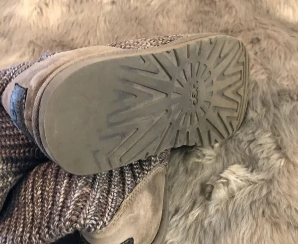 Knit button style ugg boots - Image 5