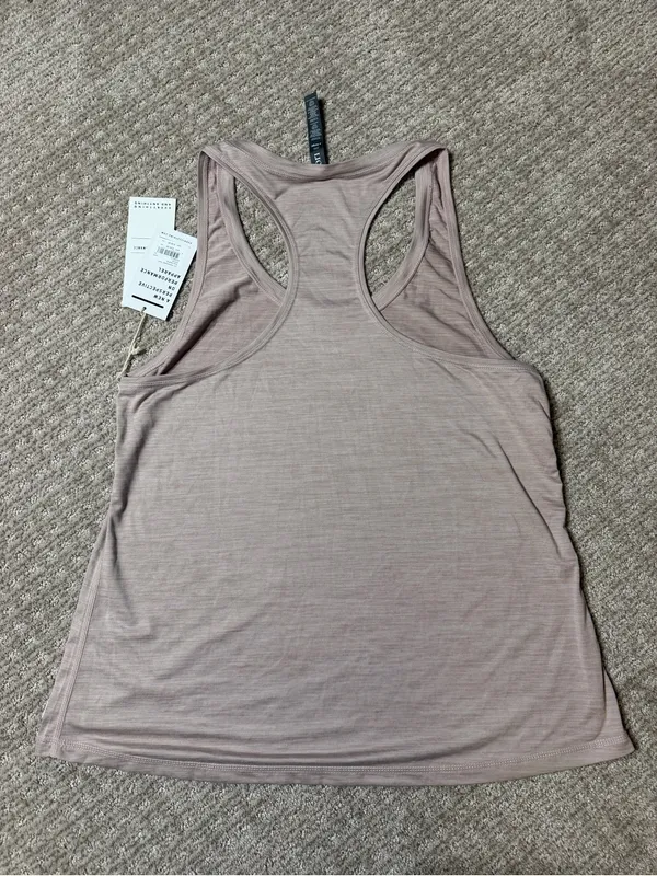 Vuori heathered mauve racerback tank top , size XL - Image 5