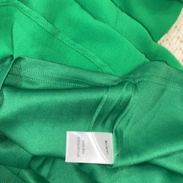 Lulus Kelly green dress new with tags size small - Image 8