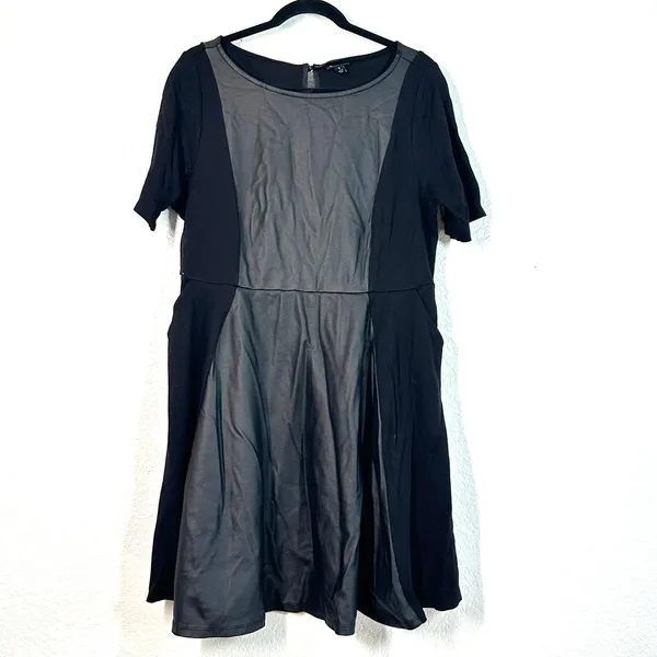 1X 14-16 Torrid black faux-leather panel fit-and-flare short-sleeve dress Mini - Image 2