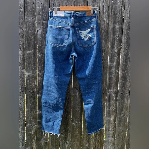 American Eagle outfitters Distressed & Ripped HIGH RISE MOM JEANS NWT - Image 9