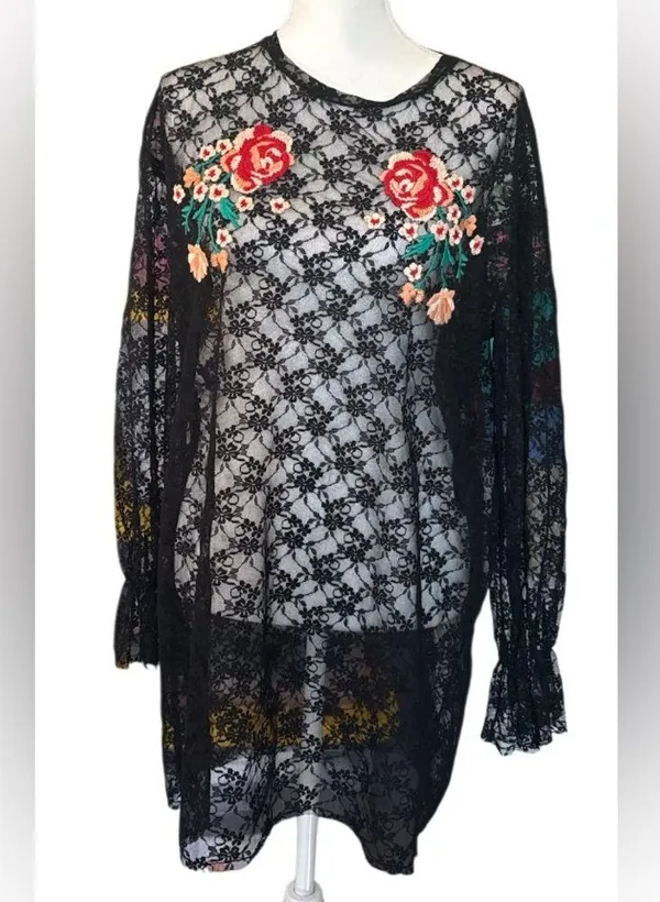 Free People Black Lace Floral Blouse size M - Image 4