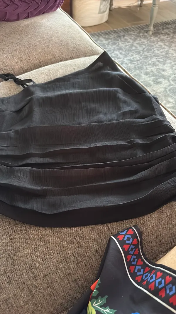 Old Navy Gap size medium spaghetti strap black top - Image 8