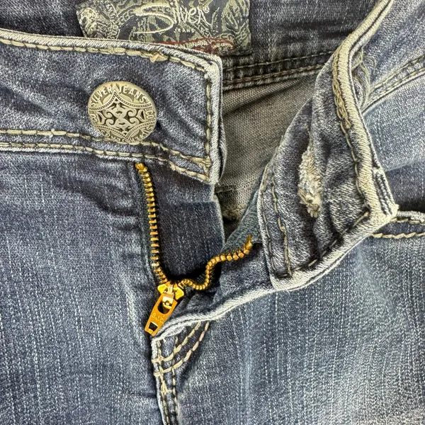Silver Jeans Co. Aiko Kick Flare Low Rise Cotton Blend Jeans Capris‎ Size 26 - Image 3