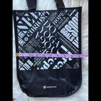 Lululemon Black Graphic Tote bag - Image 4