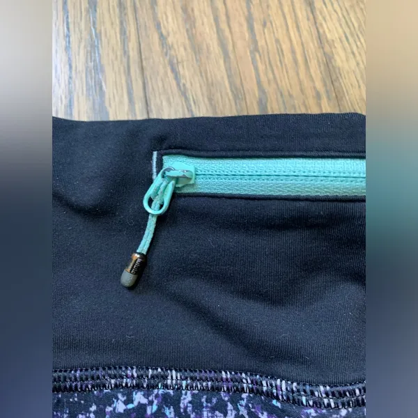 Lululemon shorts - Image 4