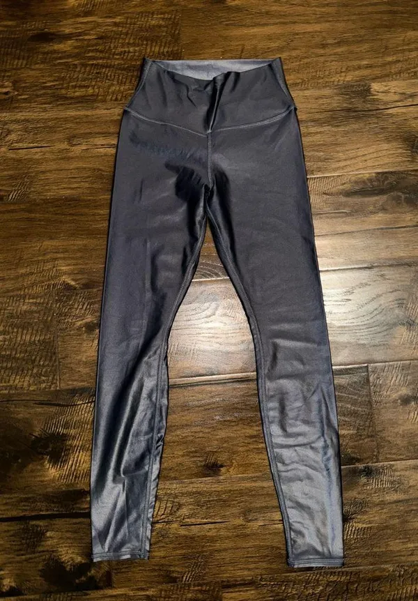Alo High Waist Shine Leggings Anthracite Shine Size Small NWOT - Image 2