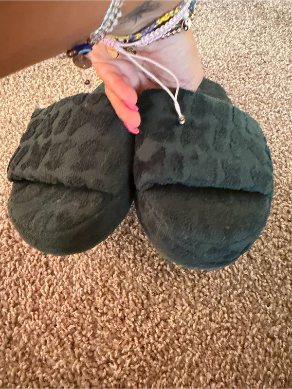 NWOT Skims Spa Terry logo slippers pine size 37 - Image 10