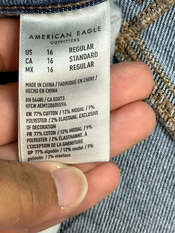 American Eagle Mom Jean Size 16 Regular High Rise Distressed Ripped Light Wash - Image 6