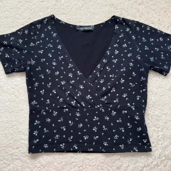 Brandy Melville blue floral crop top - Image 2