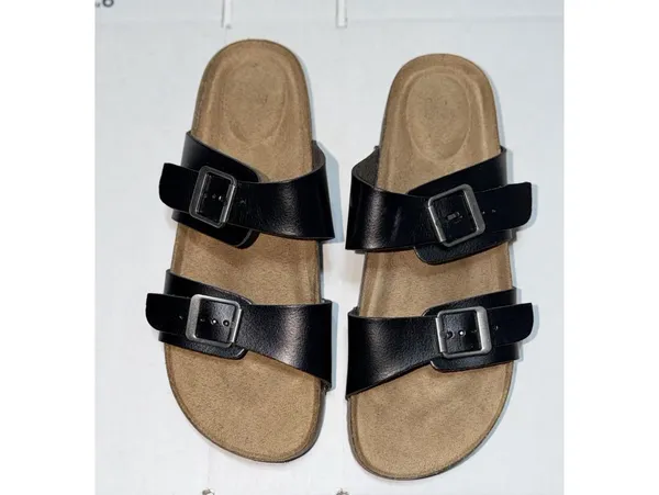 Size 9 Women’s Time and Tru slide sandals Two Band Footbed Slide Sandal black - Image 7
