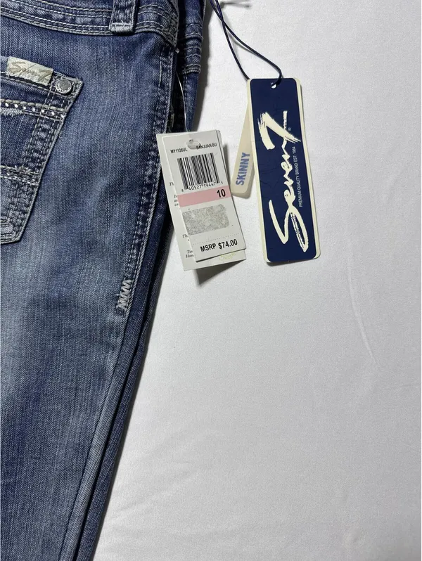 Seven7 Women's Skinny Jeans Size 10 with Rhinestone Embellished Pockets - Image 3
