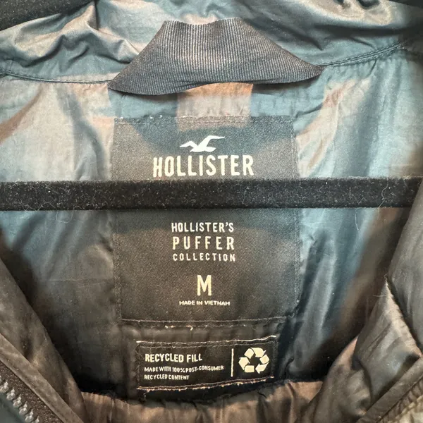 Black hollister puffer jacket - Image 4