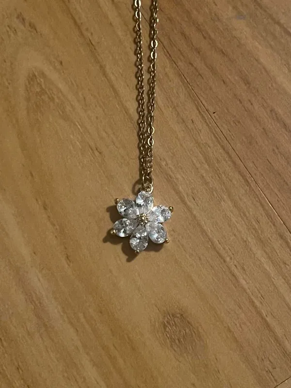 Gold flower necklace with clear crystal petals #floral #crystal No flaws Don't need - Image 2