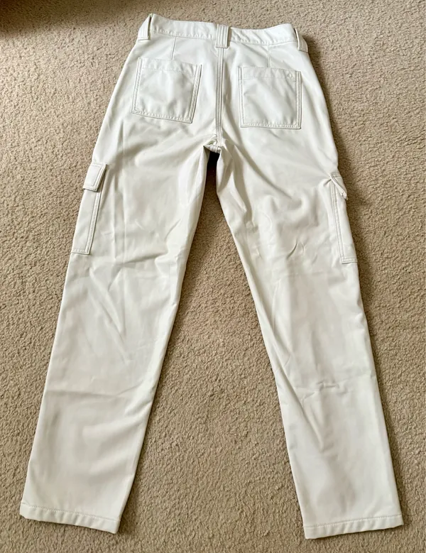 American Eagle Faux Leather Cargo Pants Elastic Waist Size 6 Regular - Image 2