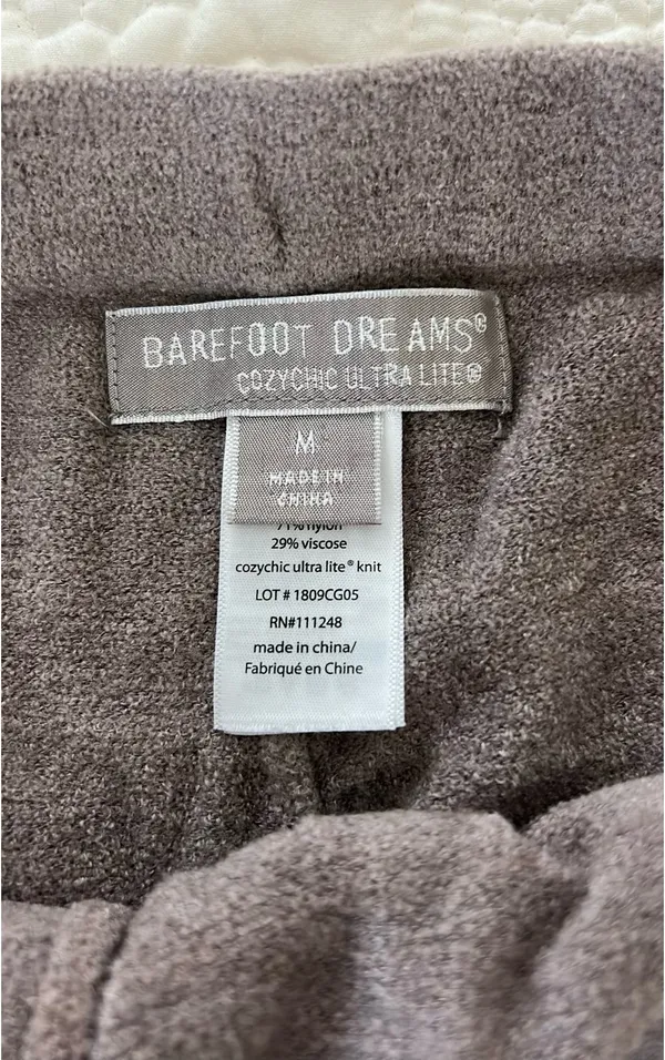 Barefoot dreams shorts - Image 2