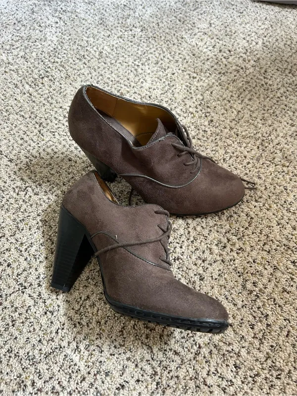 Brown Suede Lace - Image 2