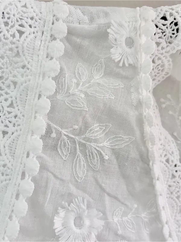 Boutique White Lace Embroidered Button Front Sleeveless Top Large - Image 4