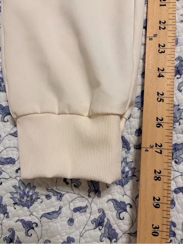 FIGS Zamora Ivory joggers elastic waist drawstring women’s size SMALL - Image 7